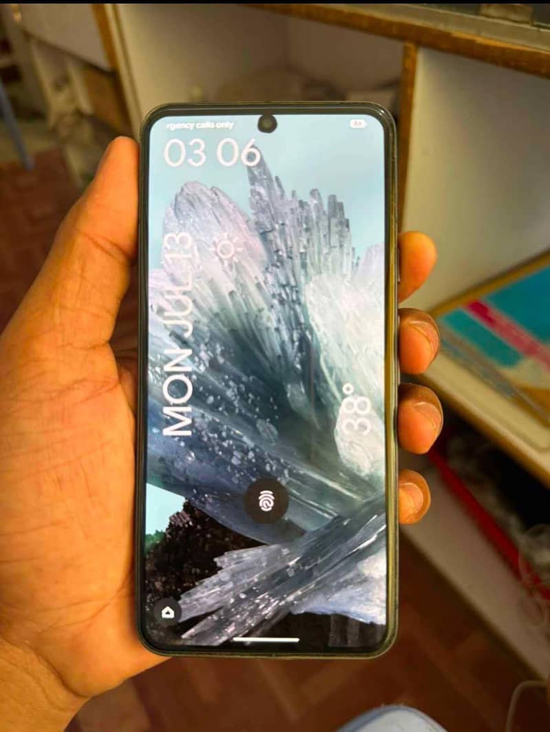 Google Pixel 8 4