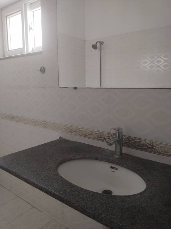 E11 finest upper portion 3bed 2