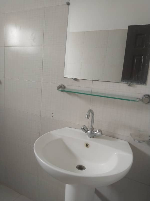 E11 finest upper portion 3bed 8