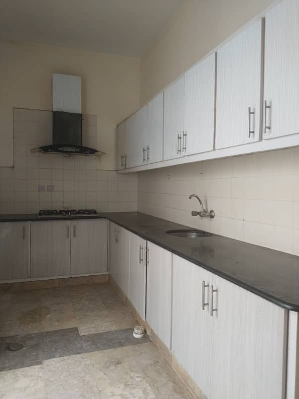 E11 finest upper portion 3bed 14