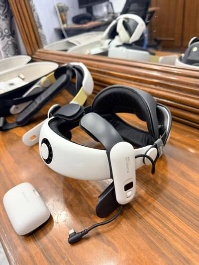Meta Quest 3 512GB + Travel Case + BOBOVR Battery Strap + 2 ex Battery