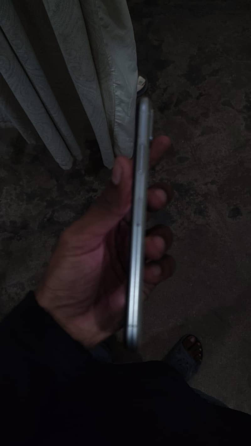 Apple iPhone X 2