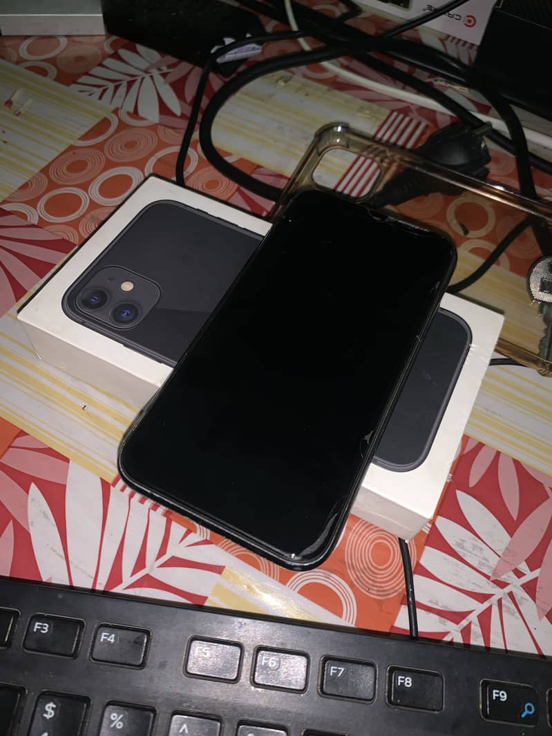 Apple iPhone 11 4