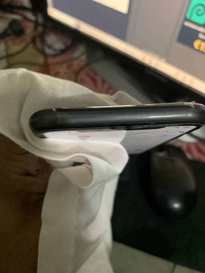 Apple iPhone 11 6