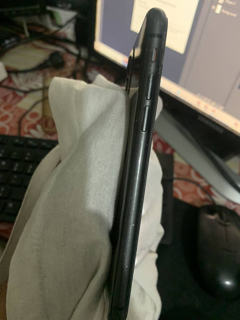 Apple iPhone 11 8