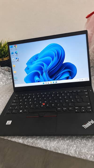 Lenovo Thinkpad laptop (03046851653)
