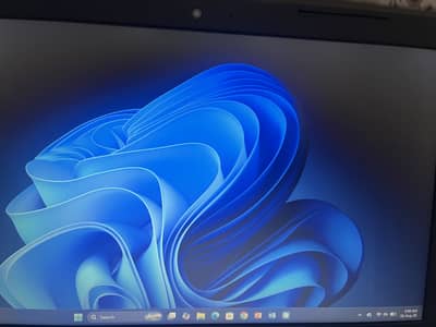 Dell Inspiron 3593 core i7 10th gen,16gb ram, 1tb ssd,15.6inch screen.