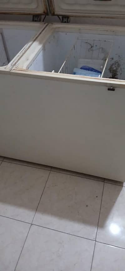 waves 2 door freezer full ok condition ma ha