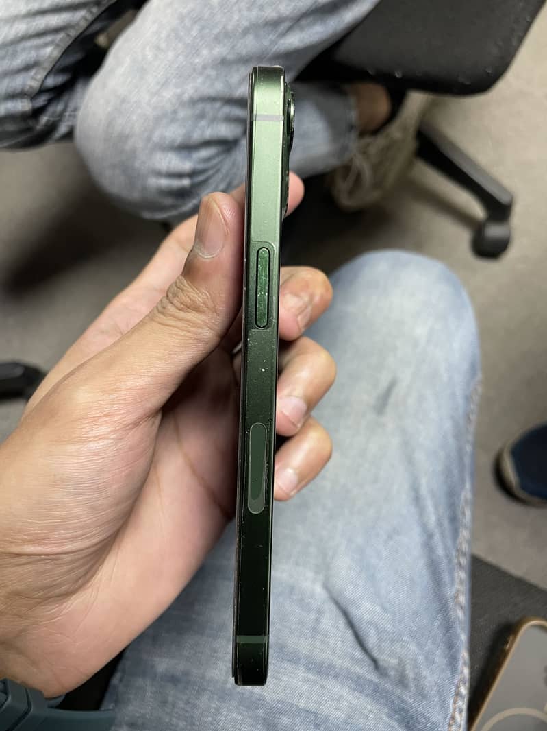 Apple iPhone 13 1