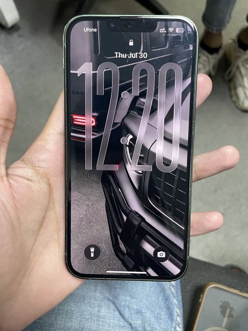 Apple iPhone 13 2