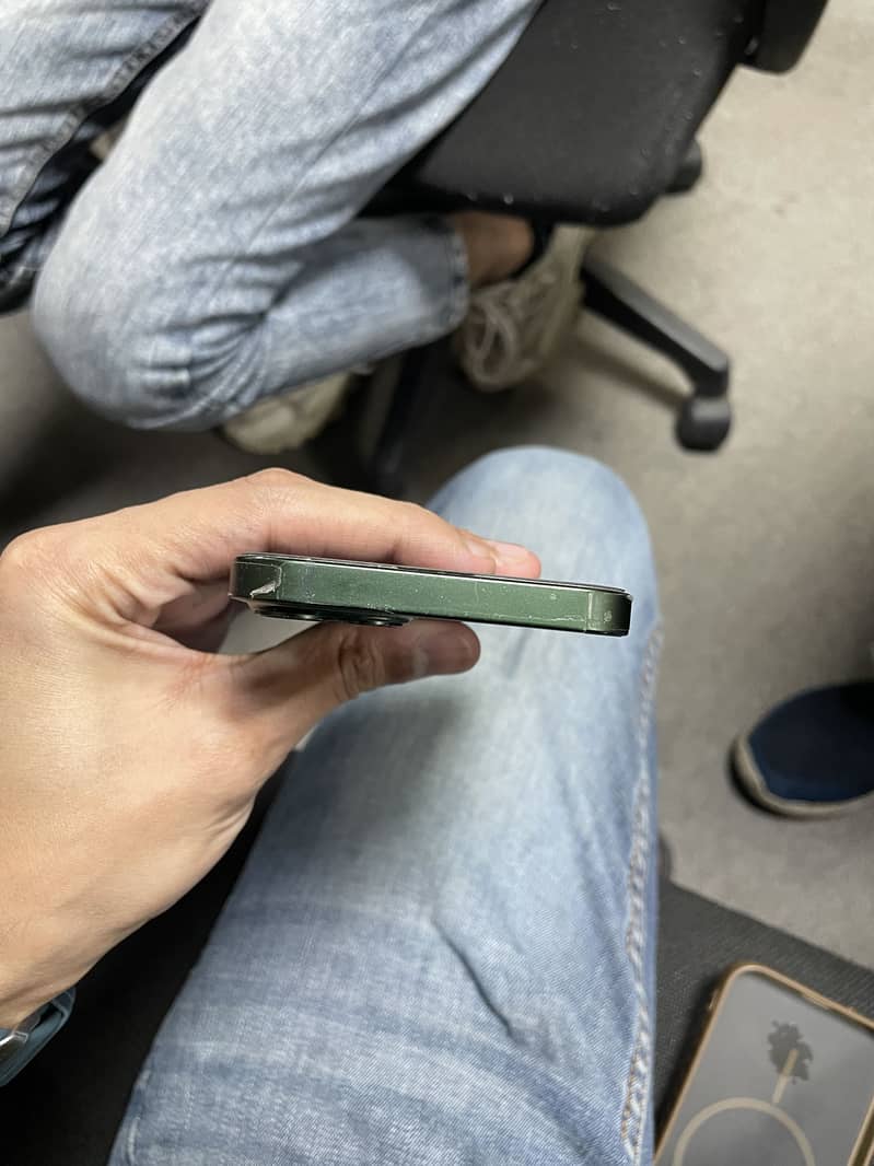 Apple iPhone 13 3