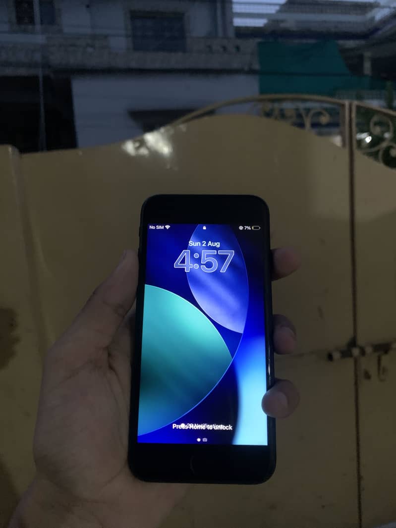 Apple iPhone SE 6
