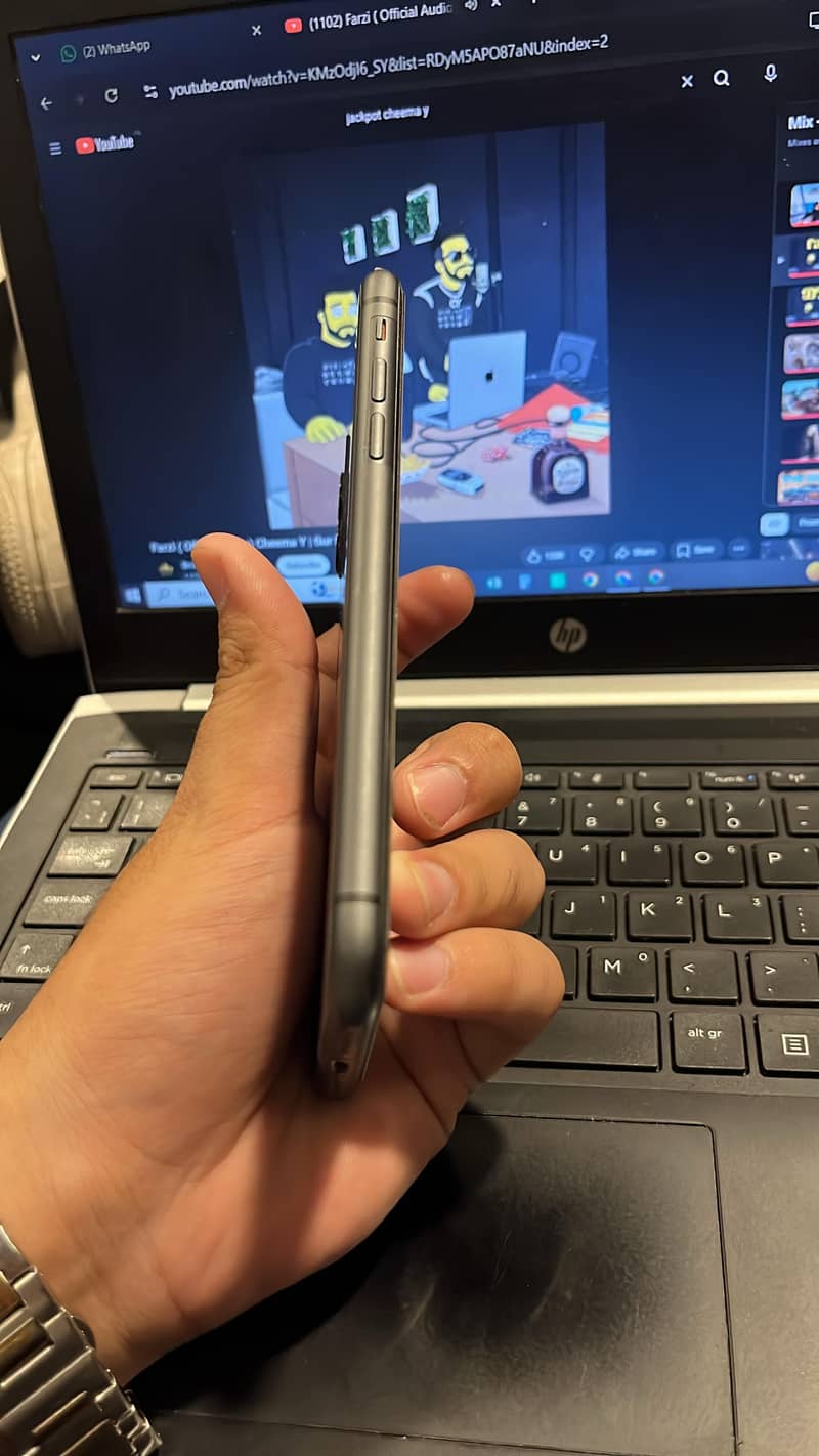 Apple iPhone 11 5
