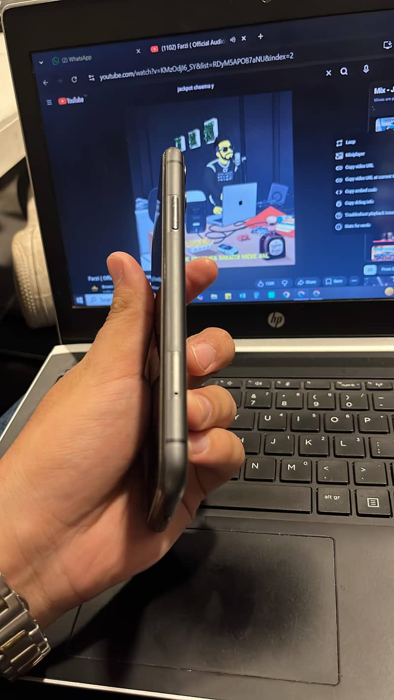 Apple iPhone 11 6