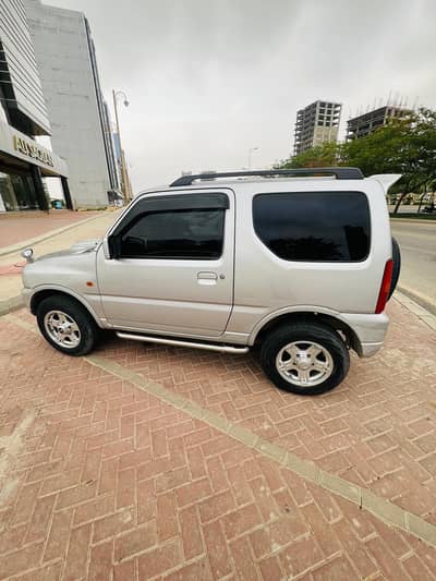 Suzuki Jimny 2011