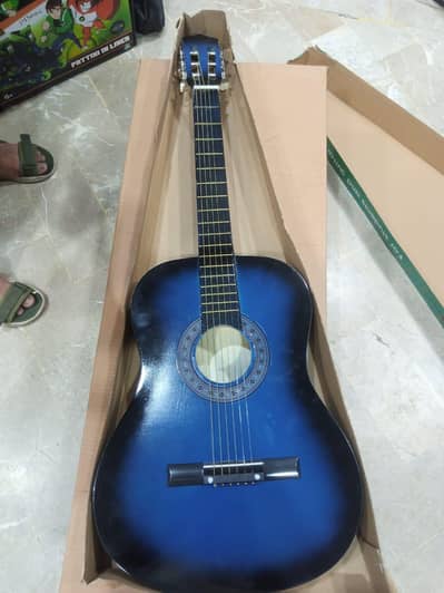 acoustic biggner guitar new condition all okay