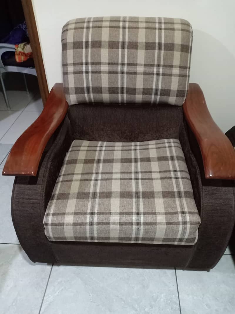 5-Seater Sofa Set - Comfortable & Spacious 0