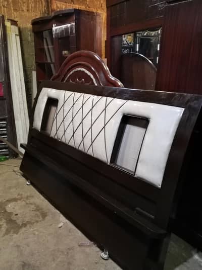 Lowar king bed