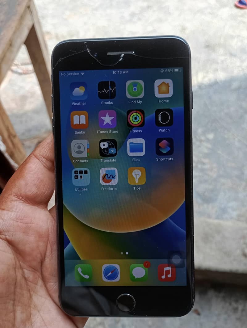 Apple iPhone 8 Plus 1