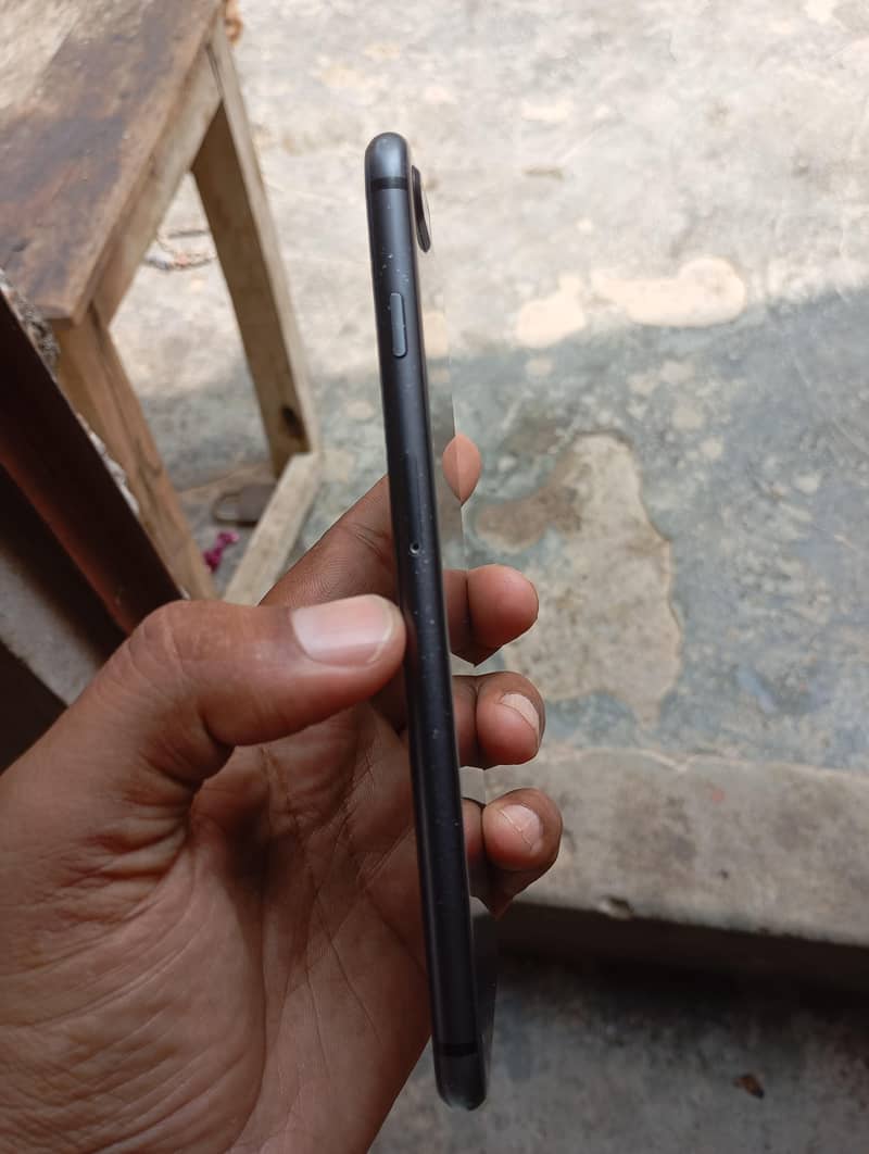 Apple iPhone 8 Plus 2