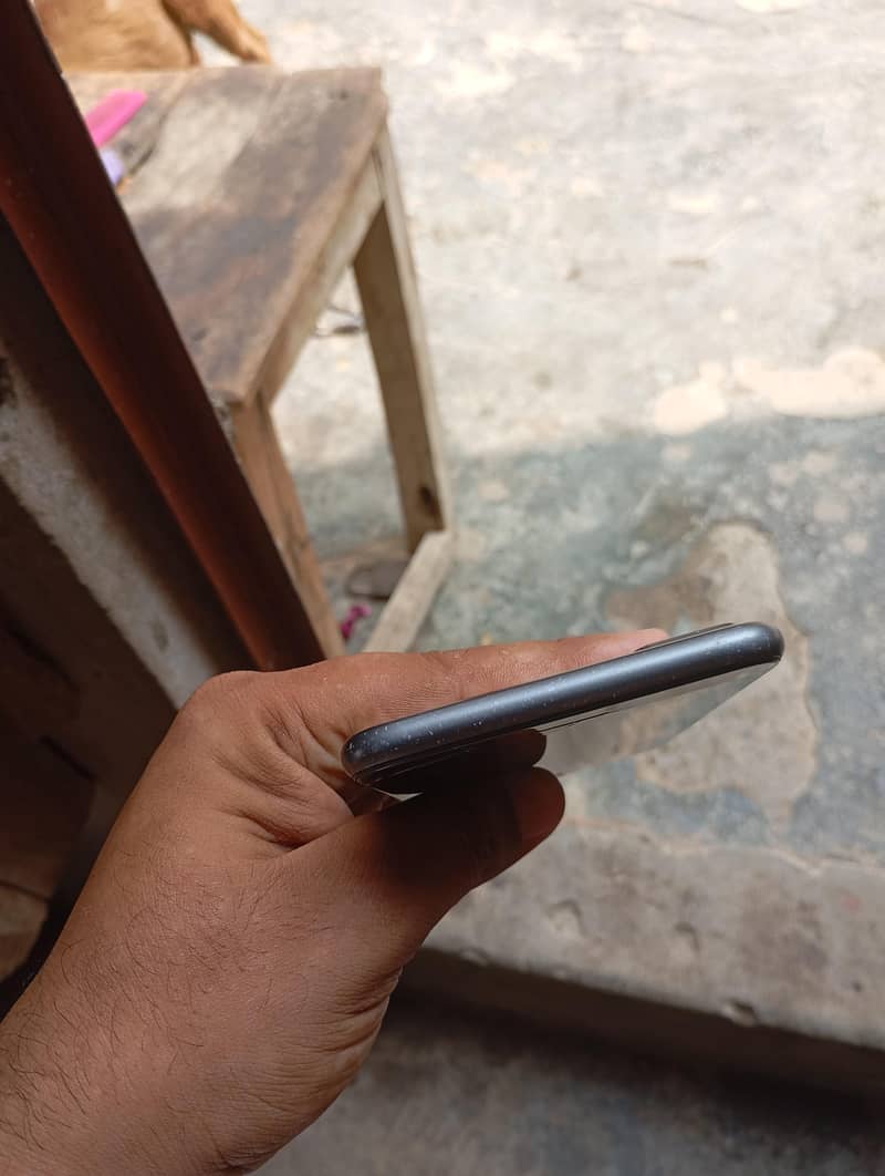 Apple iPhone 8 Plus 3