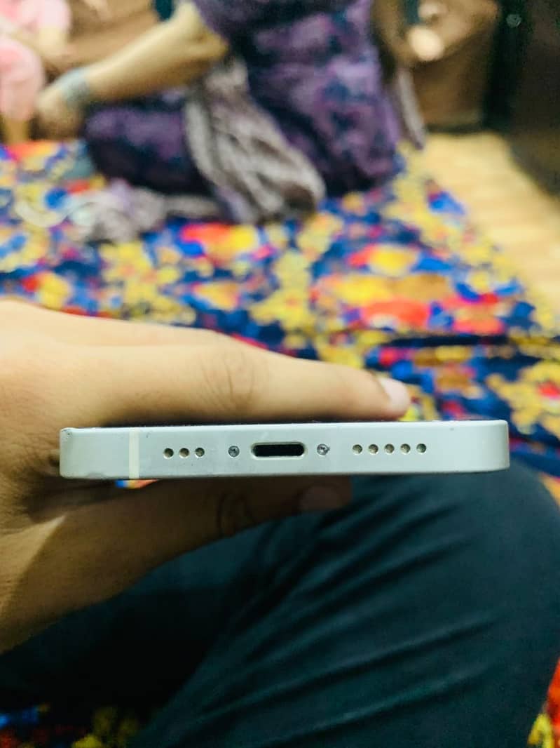 Apple iPhone 13 1
