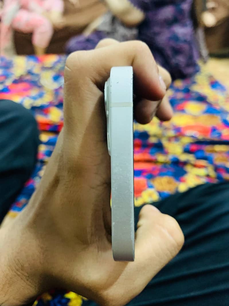 Apple iPhone 13 3