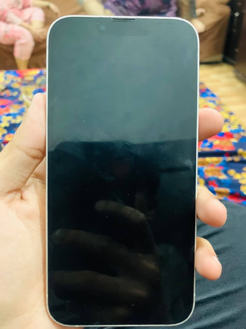 Apple iPhone 13 5