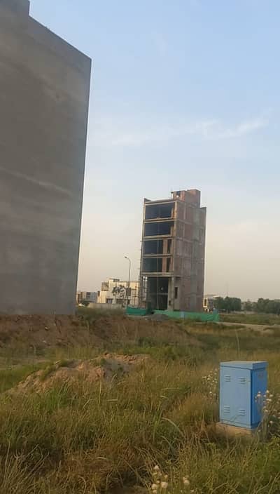 PLOT # L-18 COMMERCIAL PLOT LOCATED IN THE BEST BLOCK OF DHA LAHORE.