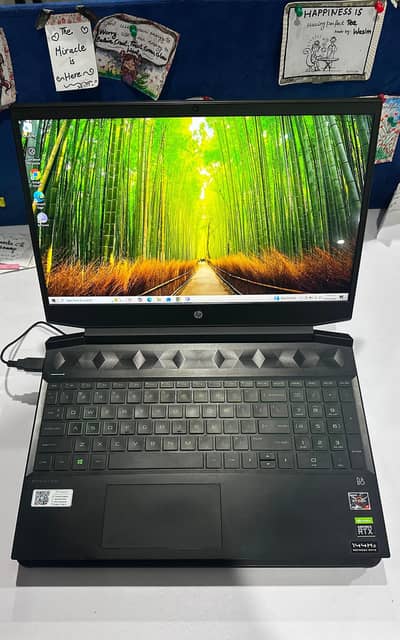 HP Pavilion Gaming 15 | Ryzen 7 5800H | RTX 3050 4GB | 16 GB RAM |