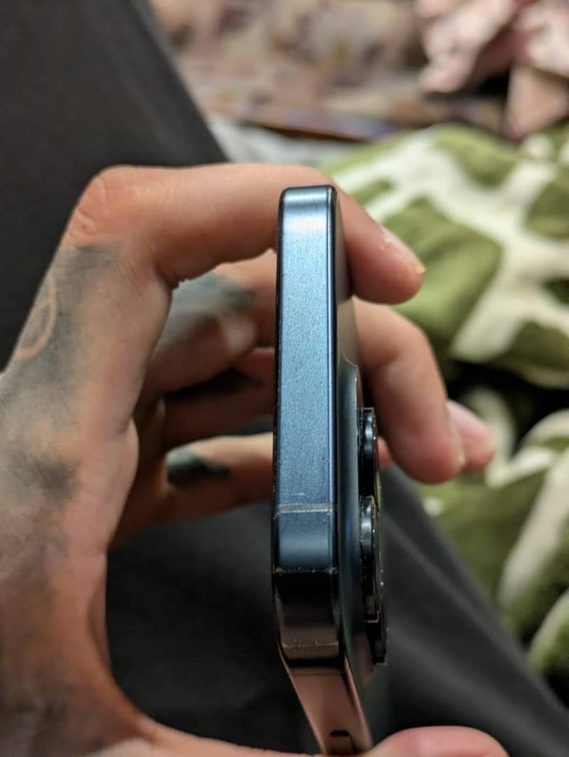 Apple iPhone 15 Pro 2