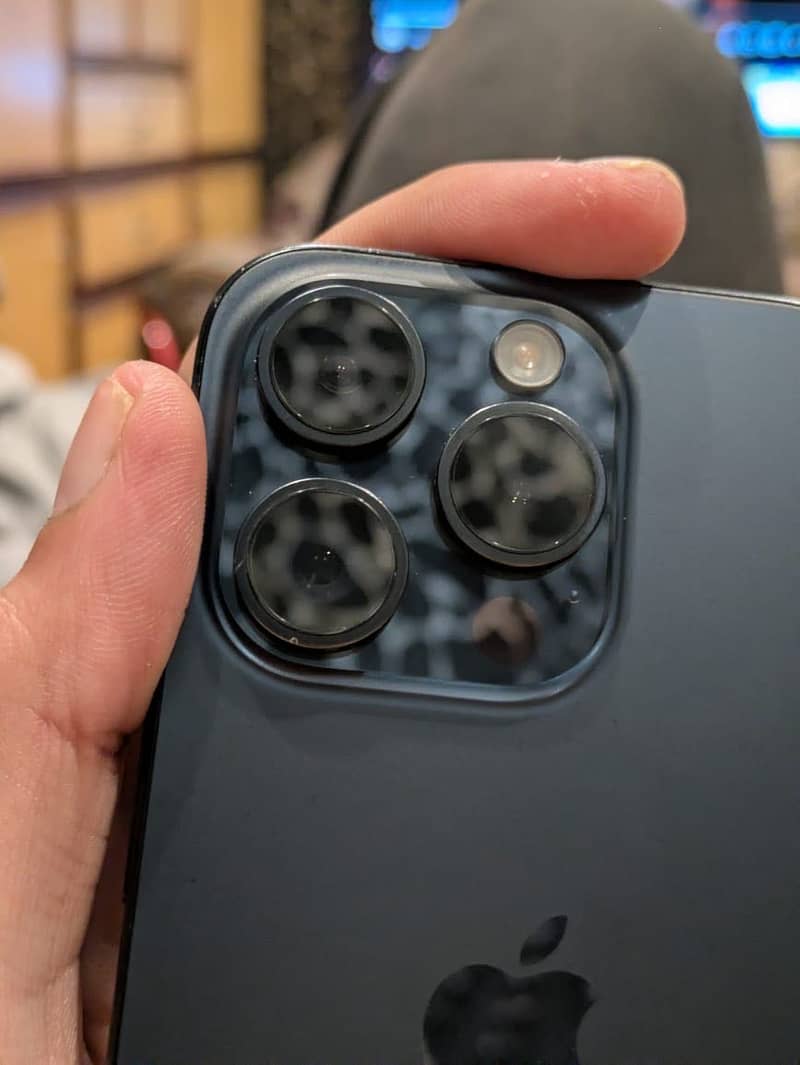 Apple iPhone 15 Pro 3