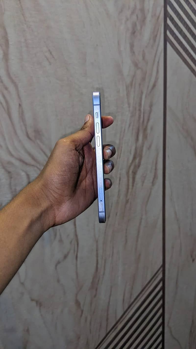 Apple iPhone 12 3