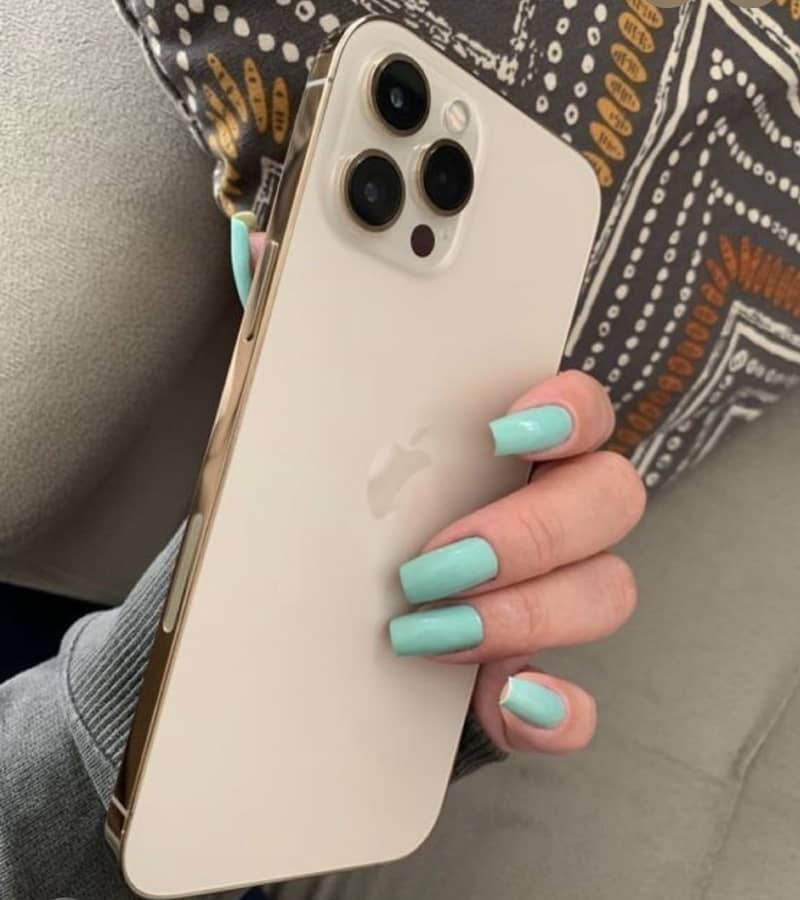 Apple iPhone 14 Pro Max 0