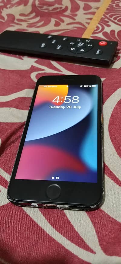 Apple iPhone 7 Home Use Set 10/10 Battery Health 100% All Apps Work