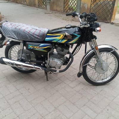 Honda cg 125 2026 ka 6 month ki hai:contact:03268971129
