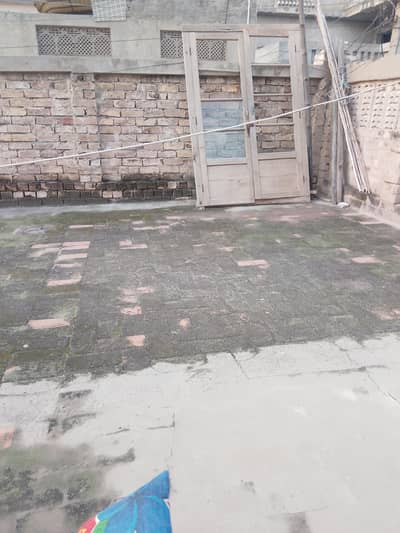 almari farme sirt polshe hone wla ha good condition