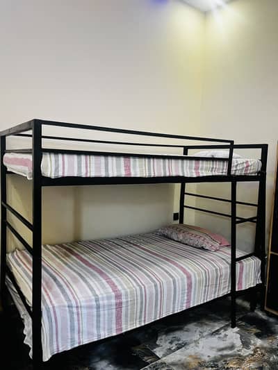Bunker bed with wheels