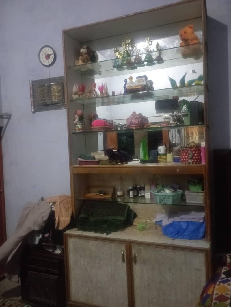 almari 0
