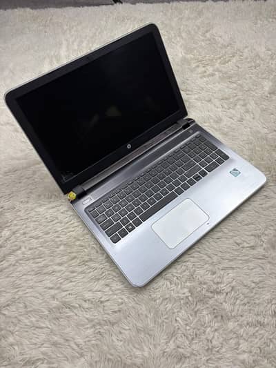 Hp pavilion Notebook 12gb Ram/1tb hhd 2gb Nvidia dedicated 6gb intel g