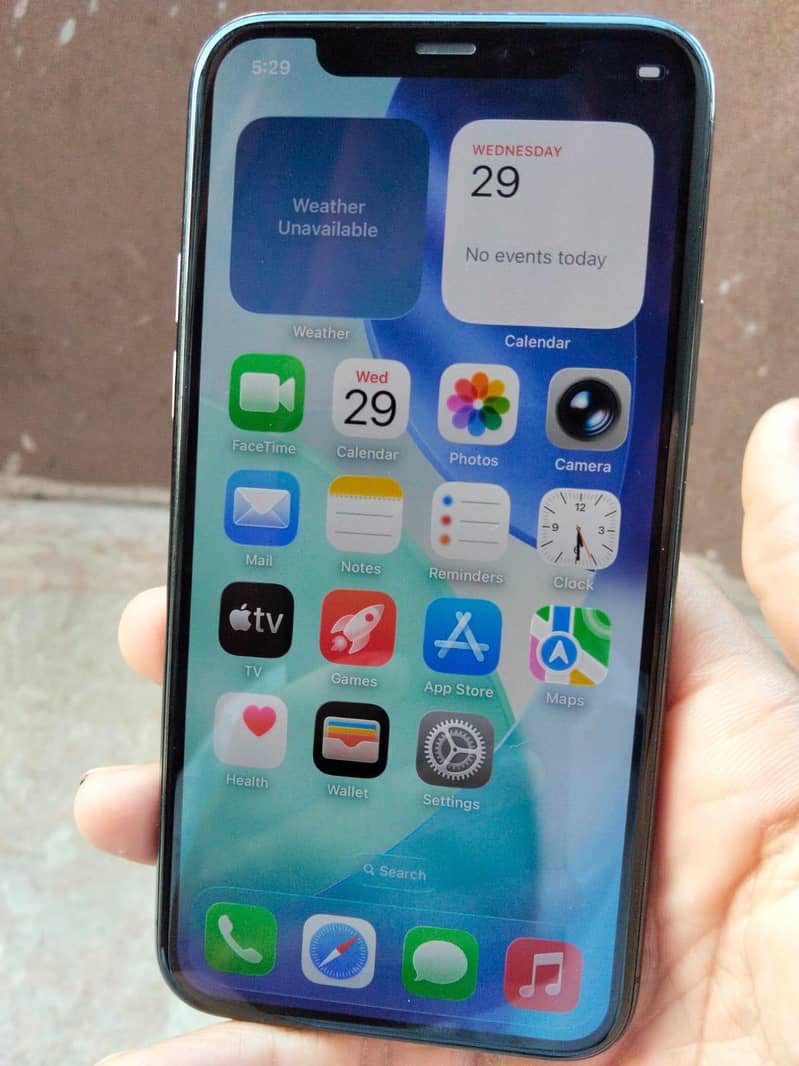 Apple iPhone 11 Pro 4