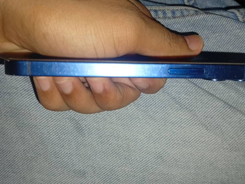 Apple iPhone 12 mini 4
