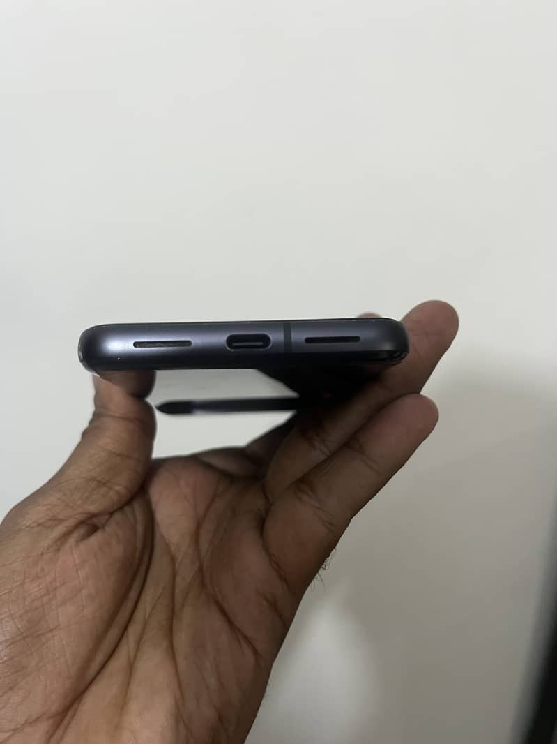 Google Pixel 8 4