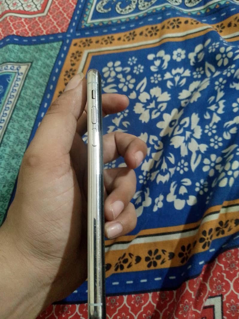 iphone XS 3