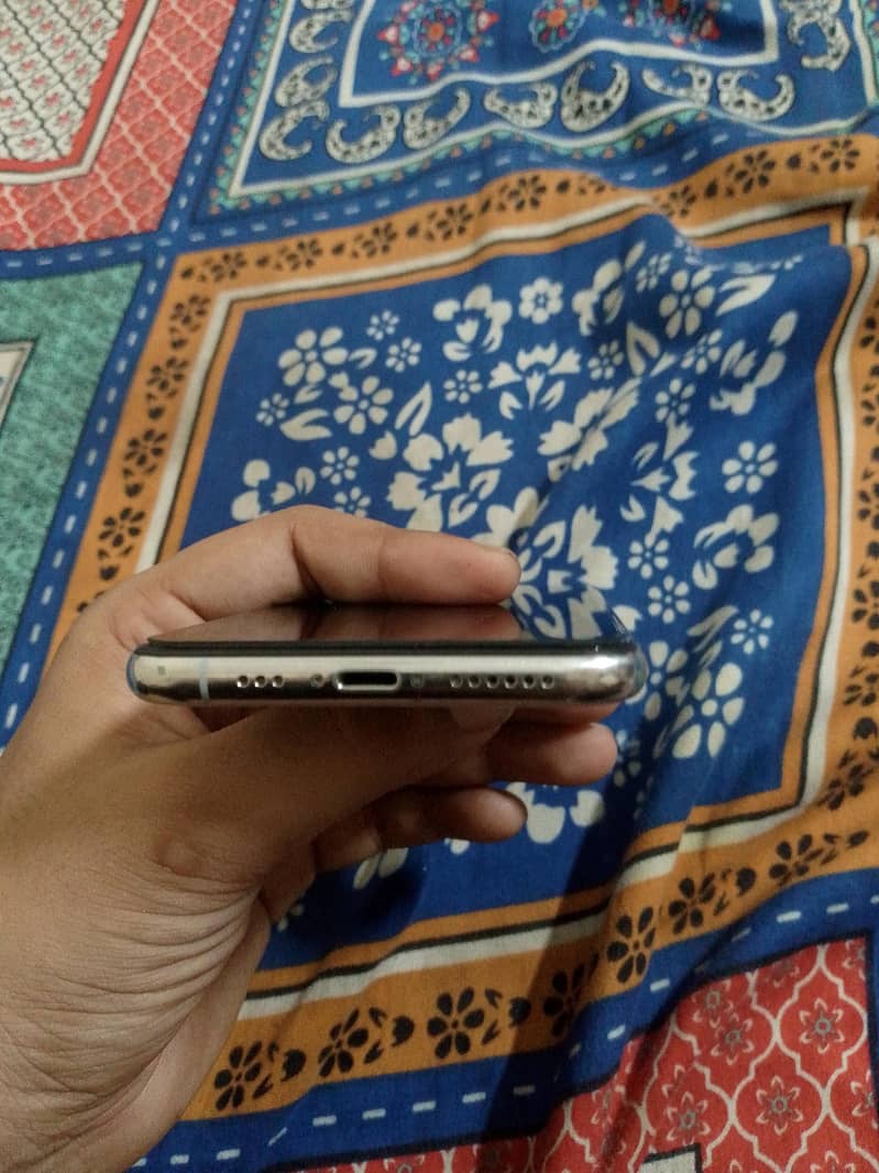 iphone XS 5