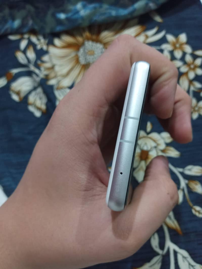 Google Pixel 7a 3