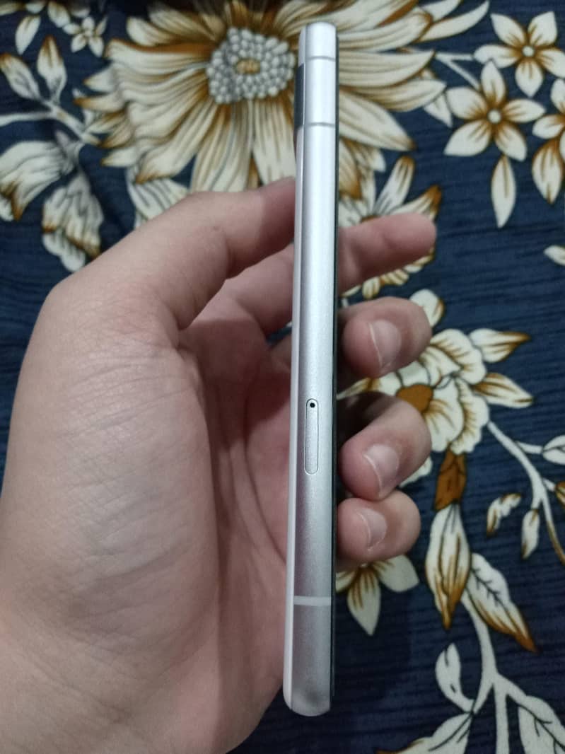 Google Pixel 7a 5
