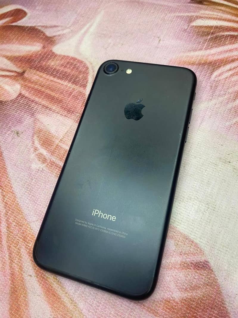 Apple iPhone 7 0