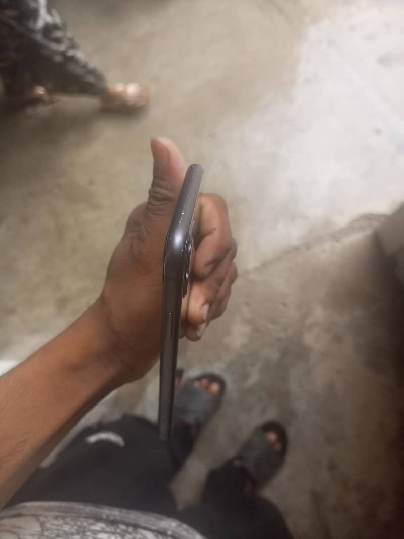 Apple iPhone 11 0