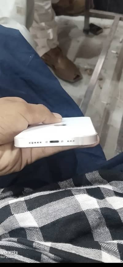 Apple iPhone 14
